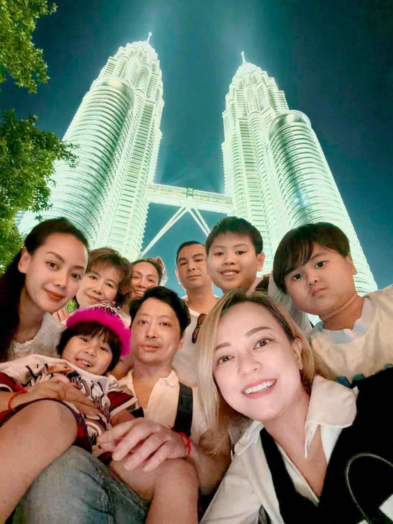 泰王三王子好事将近，高调见女友家长
三王子发文，感谢女友家人的热情探望和鼓励，这