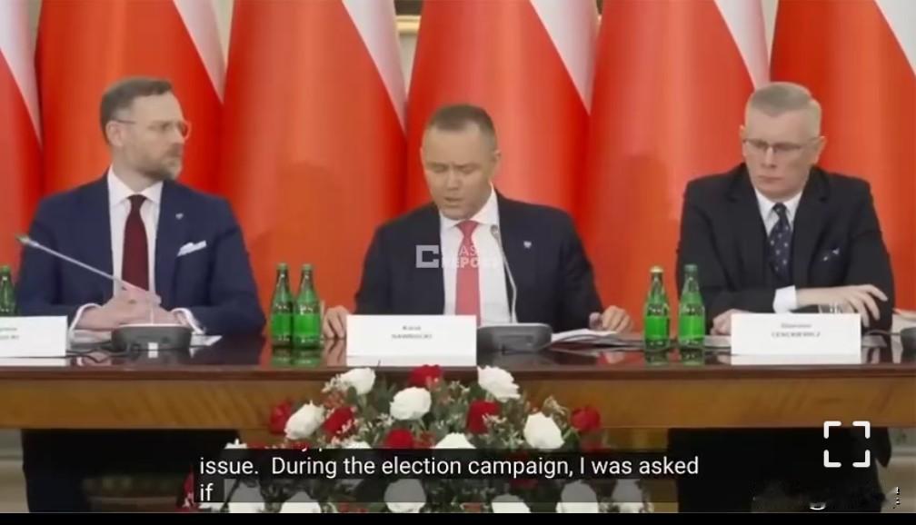 波兰总统称自己被普京“迫害”，并称普京为罪犯
 
卡罗尔·纳夫罗茨基表示：
“大