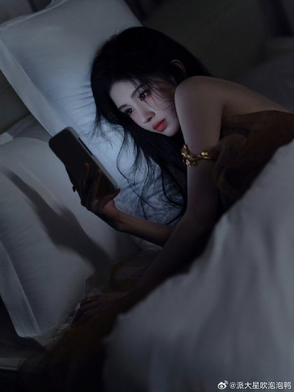 鞠婧祎灯火清冷照见不凡  她正是我心目中的女神！鞠婧祎每一次亮相都令人无比欢喜，