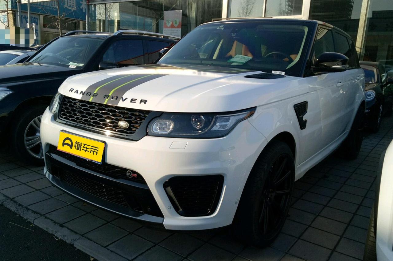 如果你想买一辆二手豪华SUV，这台16年8月上牌的揽胜运动是不是也有兴趣，给大伙