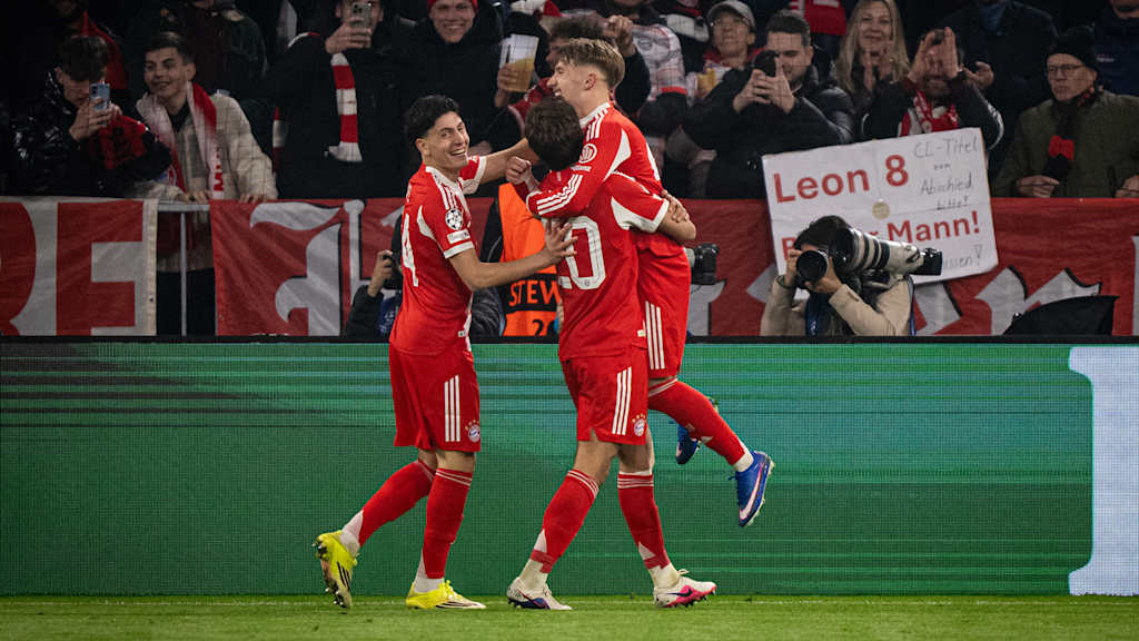 埃贝尔谈到本赛季有9名青训营球员完成了他们一线队首秀时说：“引用文森特·孔帕尼的