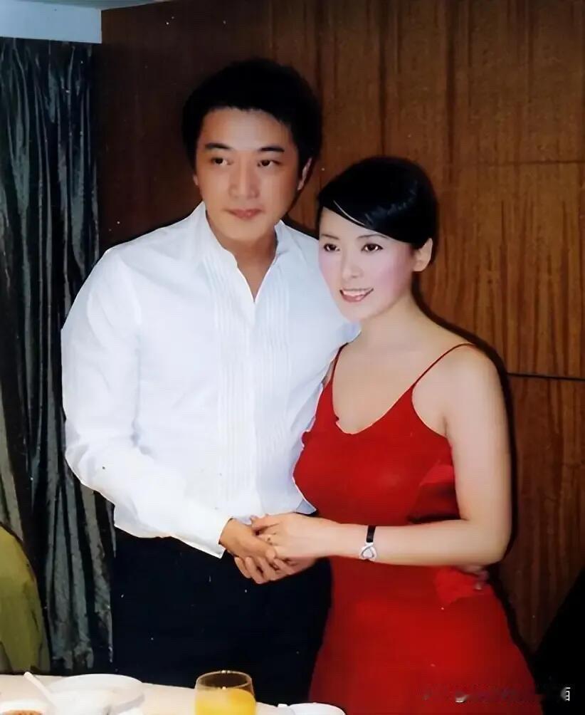 原来他们是一对明星夫妻。他们两口子给人的第一感觉是很朴实，踏踏实实、认认真真工作