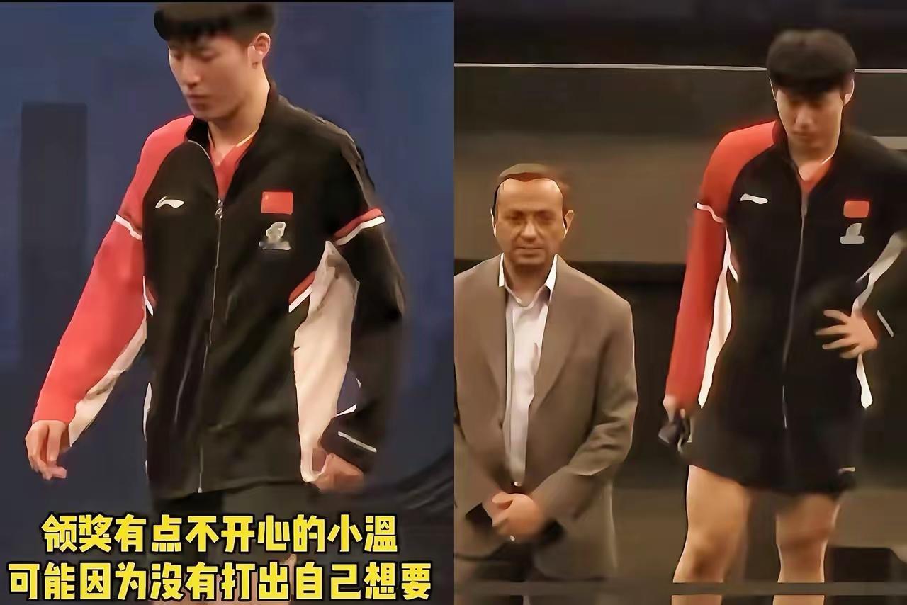 温瑞博在领奖时，一脸的不开心，领完奖后也没有和冠军周启豪合影，转过身就走了。
这