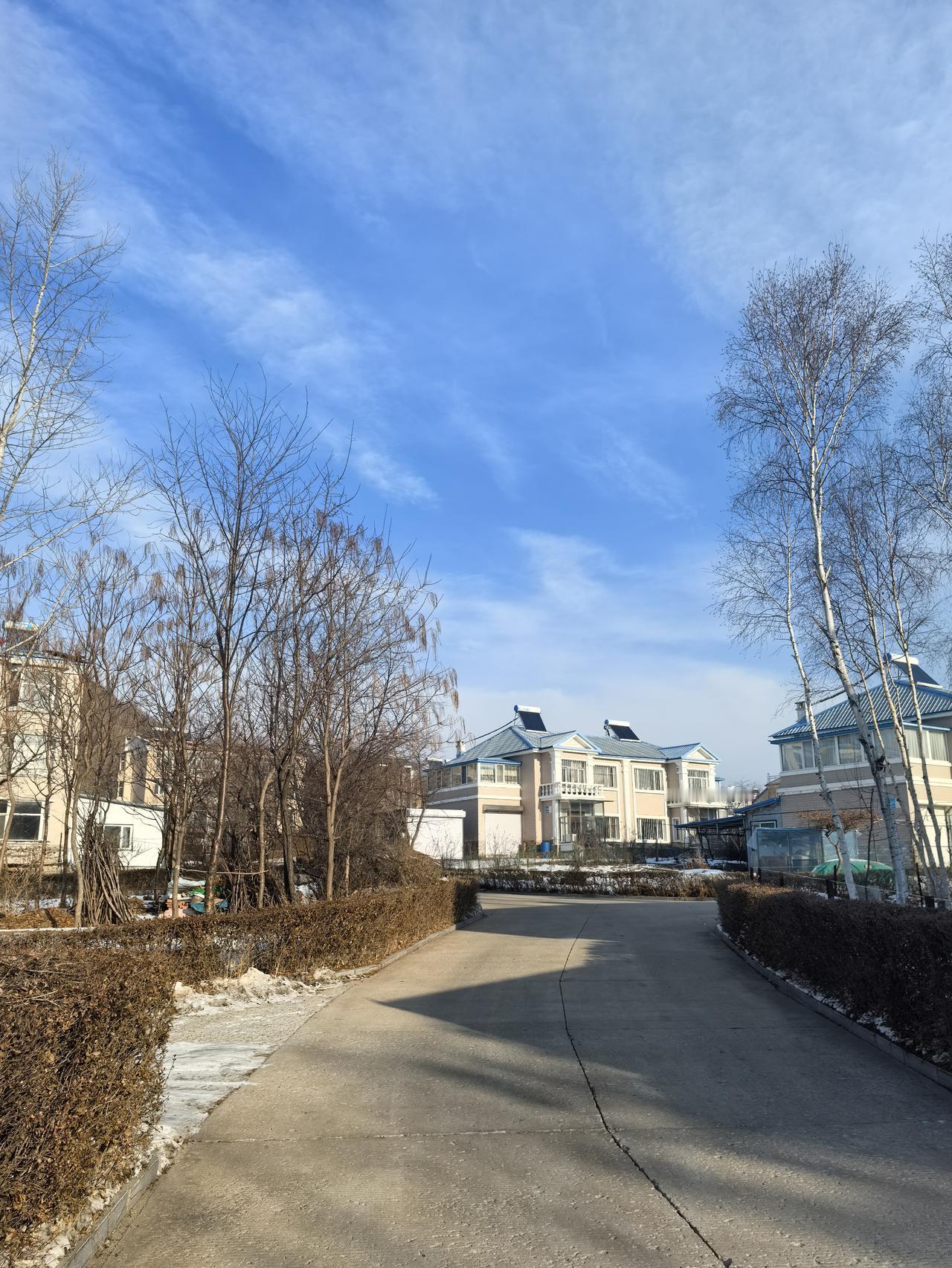 黑龙江县城年收入20多万的家庭，偶尔出去奢侈一下，今天一共花了200多元钱。
