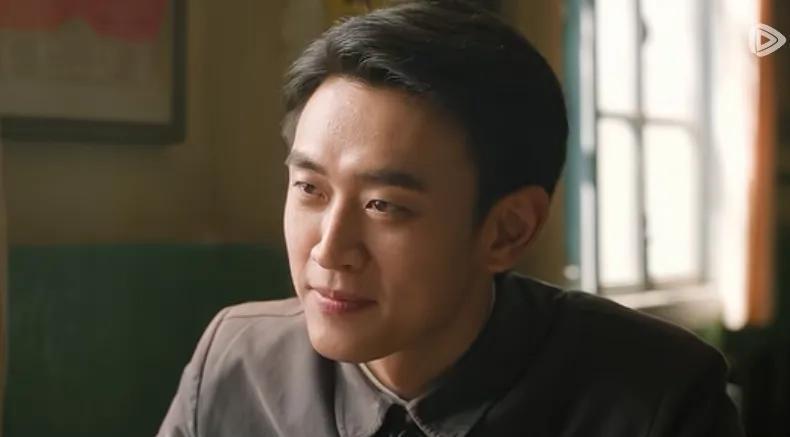 一个演员，干翻同期所有对手最狠的方式，是自己打自己。
王天辰最近就这么干了。
C