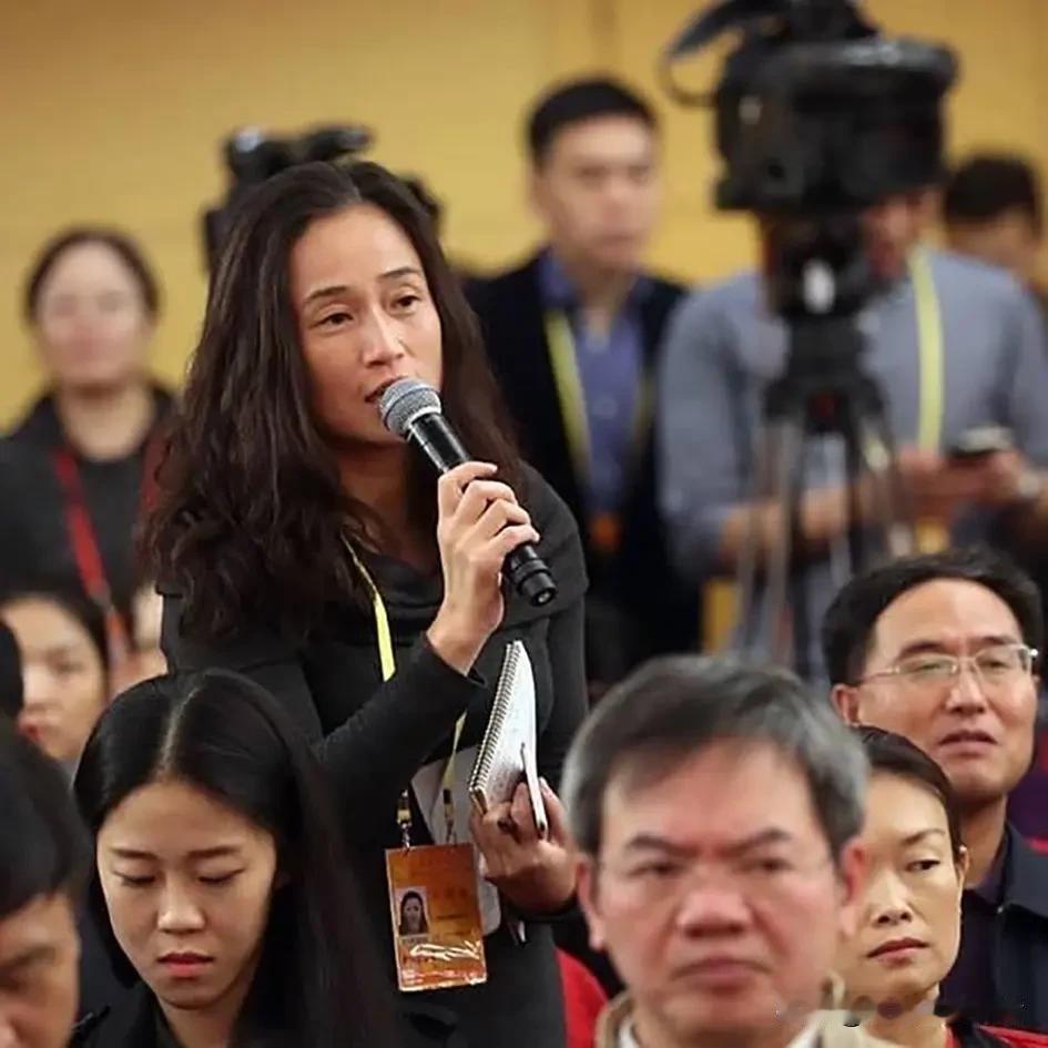 境外记者因违规行为被注销在华居留资质，这件事近期引发全网热议。行业准则摆在面前，