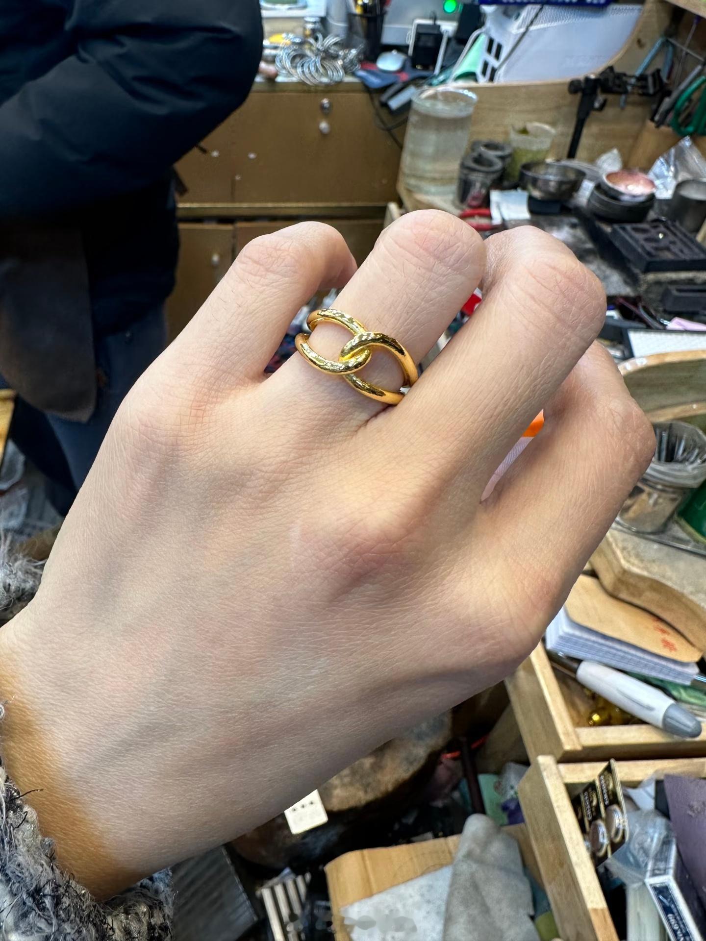 金饰克价涨至1708元我的天，这几天黄金一直涨，没有加仓的估计肠子都悔青了吧，连