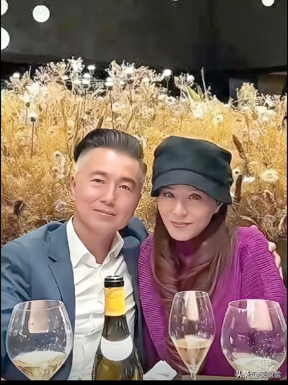 十二载相伴时光，朱建昆用一句“有你就够了”坚定丁克选择，更治愈了滕丽名的情伤。他