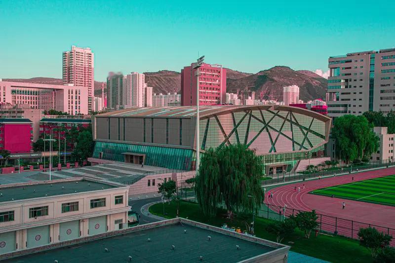 下面我根据2025年数据，告诉你高考多少分能上985？
物理类
 去年兰州大学在