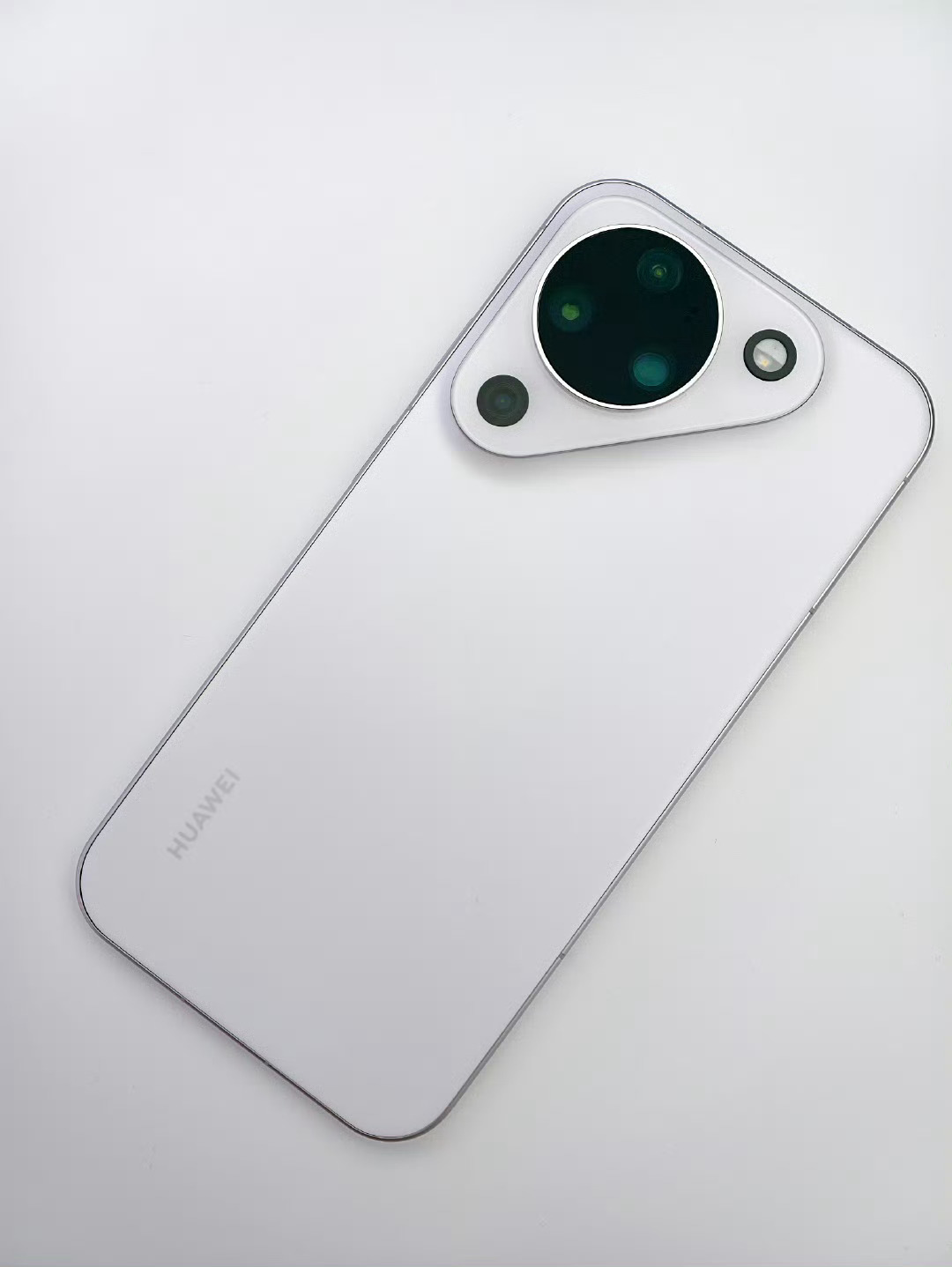 2026 年了，谁家标准版屏幕黑边还在原地踏步，什么货色玩意 