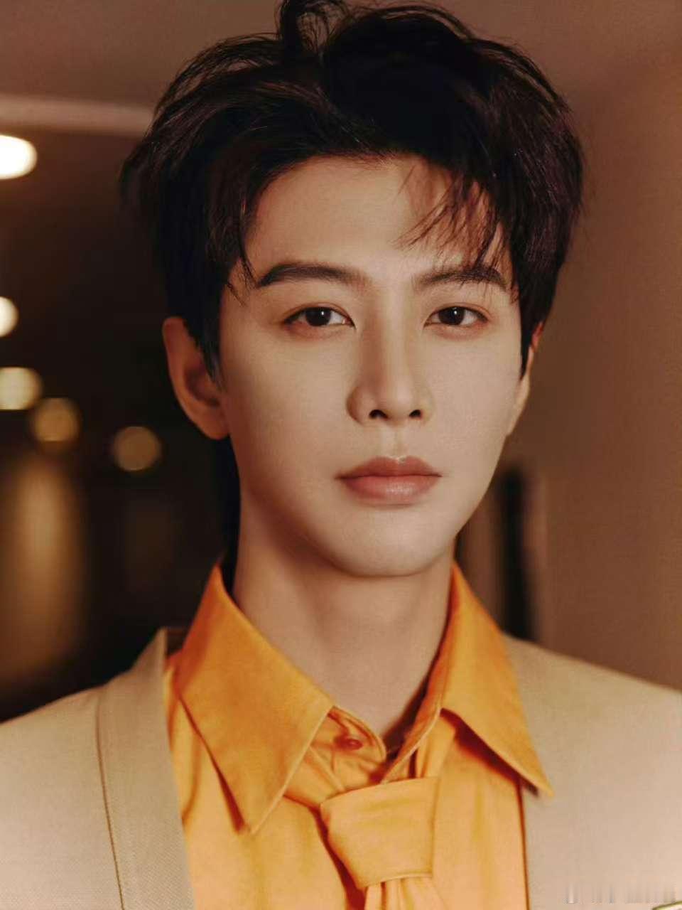 何健麒曾被锤过劈腿何健麒曾被曝劈腿前女友实名举报何健麒涉毒 ，：我记得他当短剧演