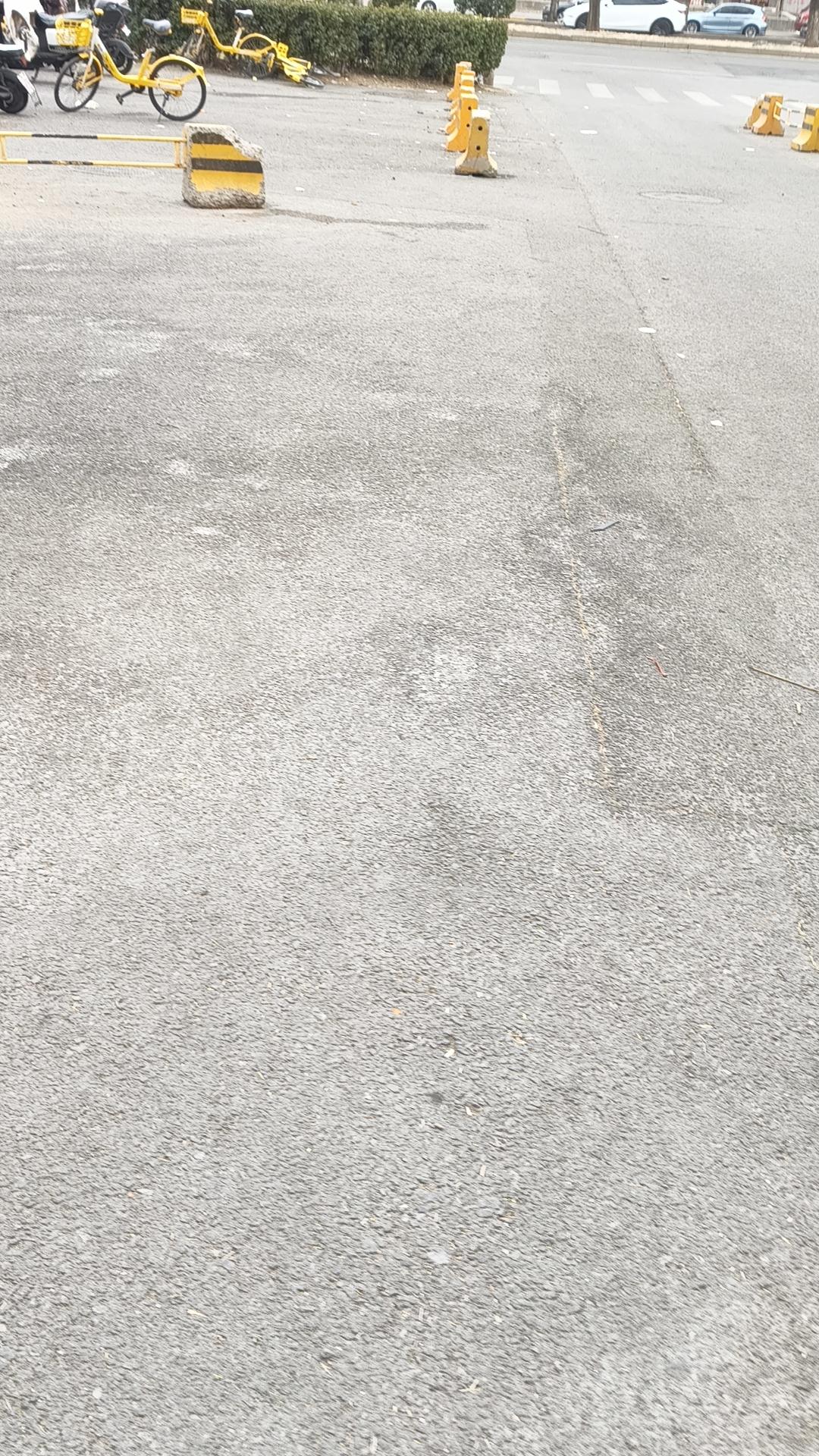 上联：船在水中走，求下联人人在船中坐