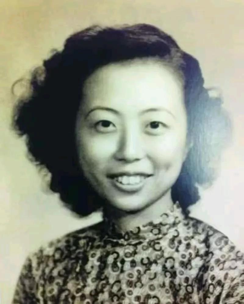 1946年，因会议机密被泄露，蒋介石大怒，让秘书长吴铁城彻查此事，沈安娜知道后，