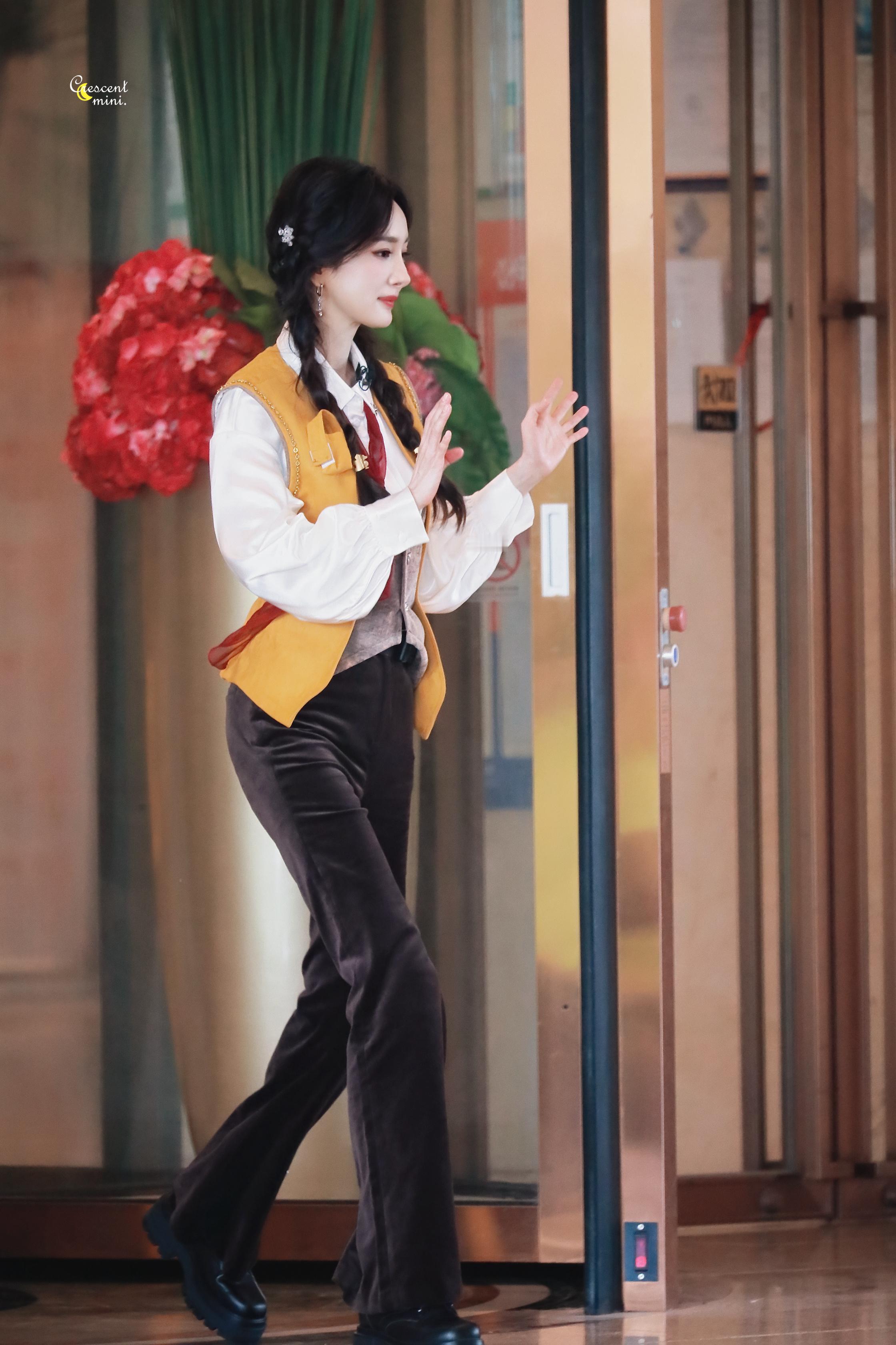 杨幂腊八营业万事粥全杨幂在复制粘贴的时代，你是手写的诗