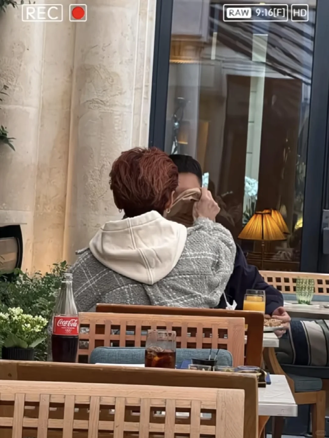 鹿晗 抓到鹿晗了 上次去巴黎的那次 羡慕大黑