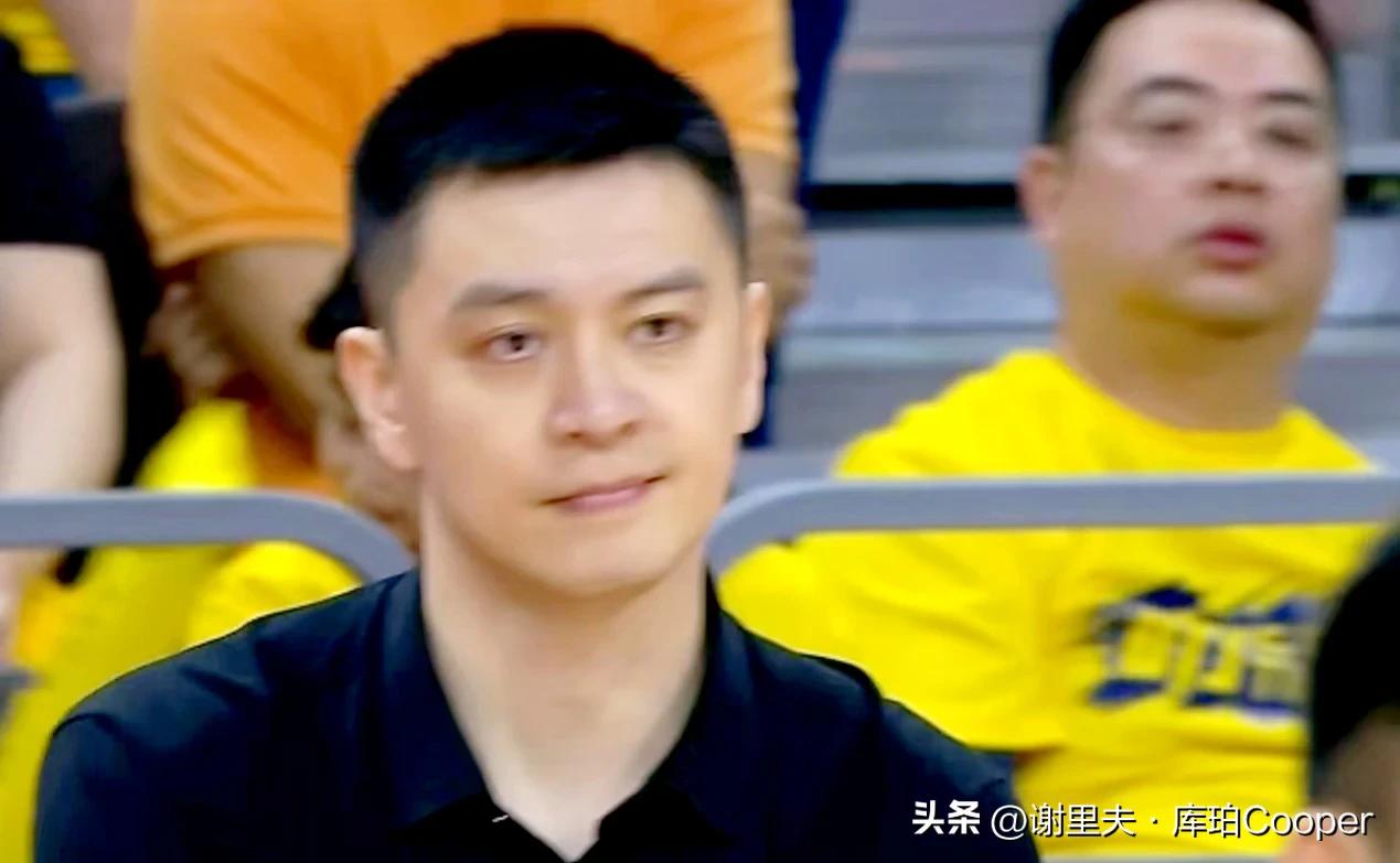 杨鸣的“被迫”变阵，很离谱，换汤不换药，杜锋赢球也苦恼，周琦半决赛的作用肉眼可见