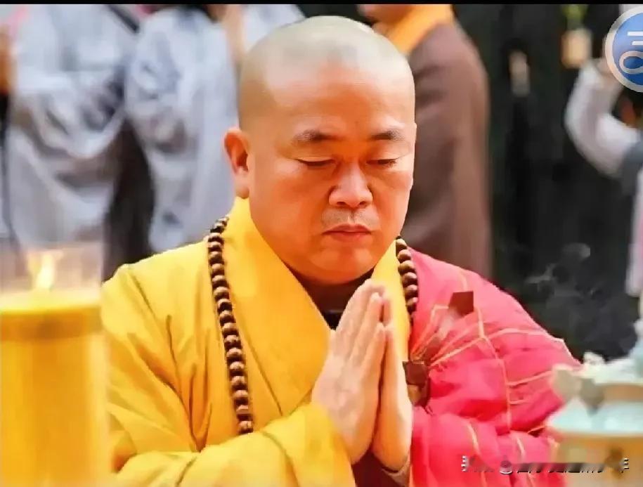 卜算子
古刹惊四方，狂风暴雨骤。
和尚拿捏千万咖，AI难算透。
太阳依旧在，月亮