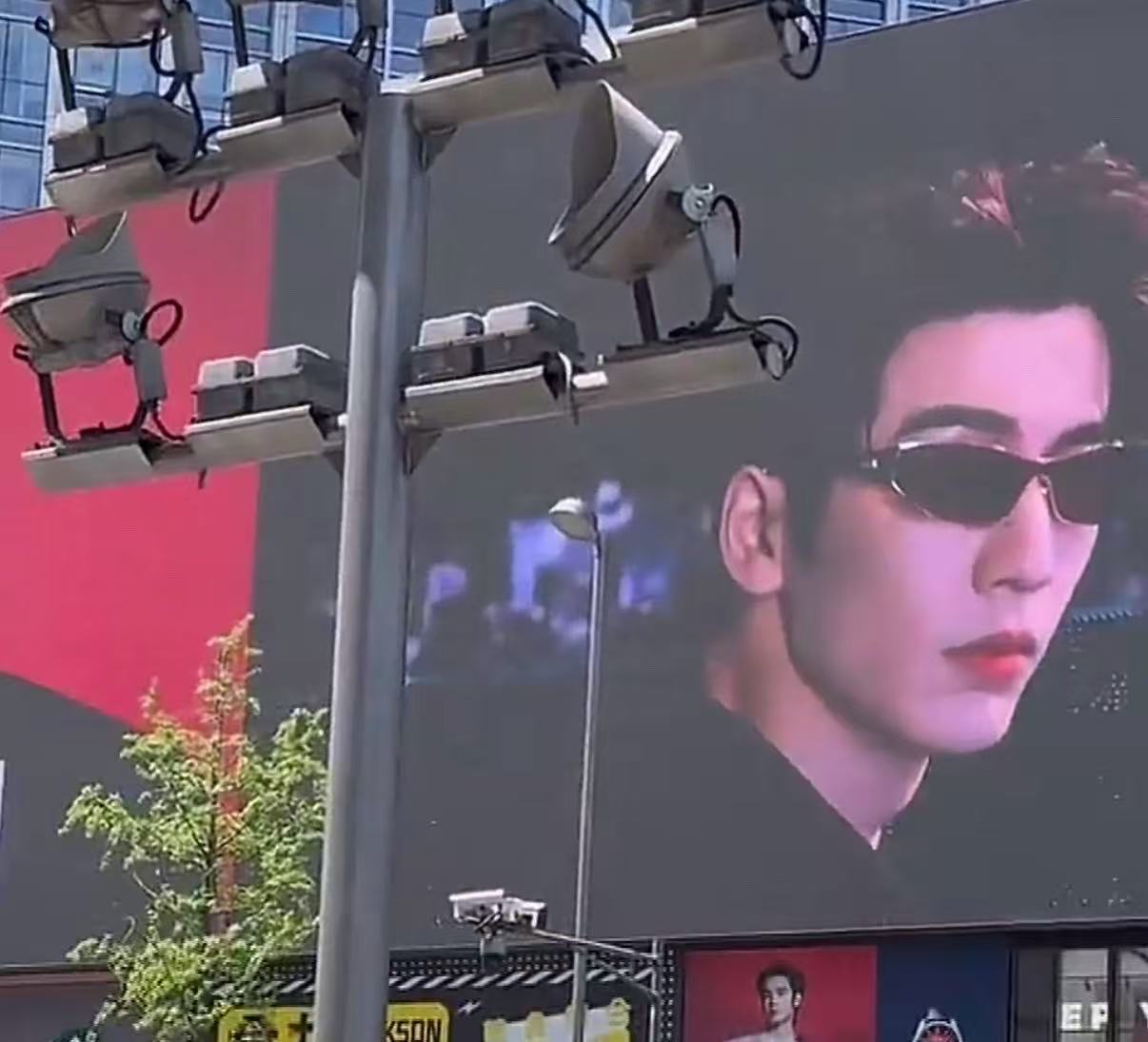 张凌赫的受众张凌赫帅得无法无天的张凌赫的受众，不错不错，哇哦绝了 