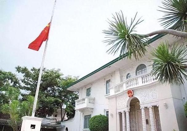 印度专家开出的“管理清单”越来越长：中国公司CEO、警察局、法院、城管……就差把