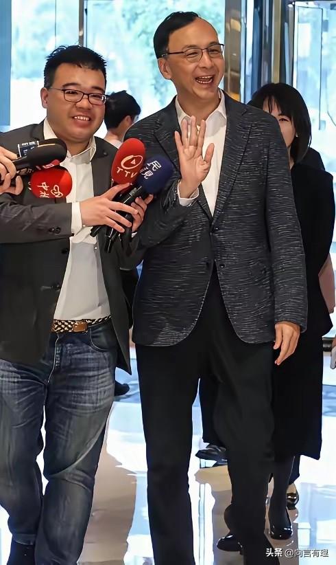 朱立伦的最后一搏，再不跳出来，就没机会了
？
沉寂数月，朱立伦终于动了。

不是