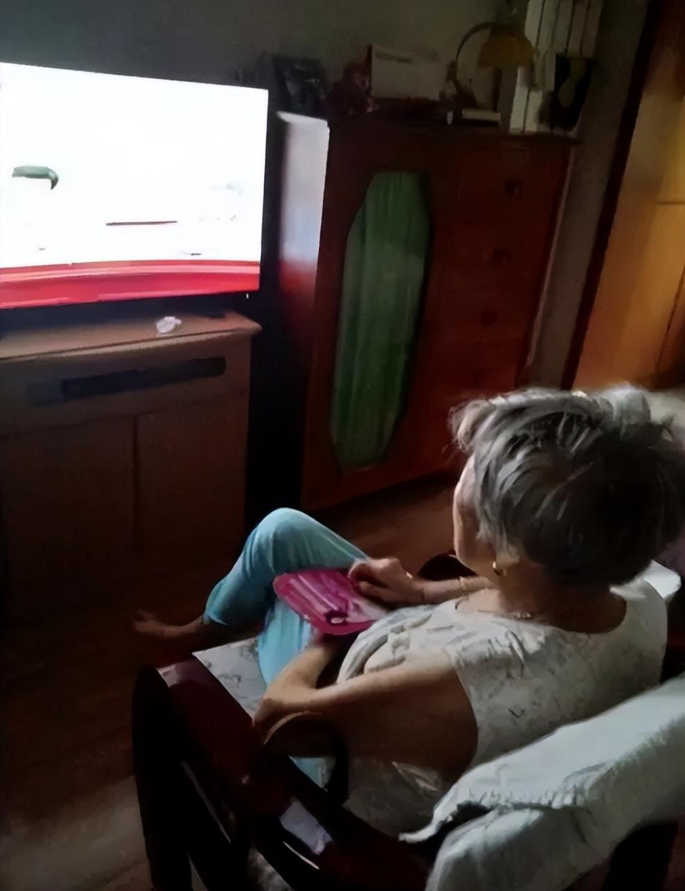 标题：《老婆隐瞒病情整整两年，健康危机引发家庭4次崩溃边缘》

我叫张磊，54岁