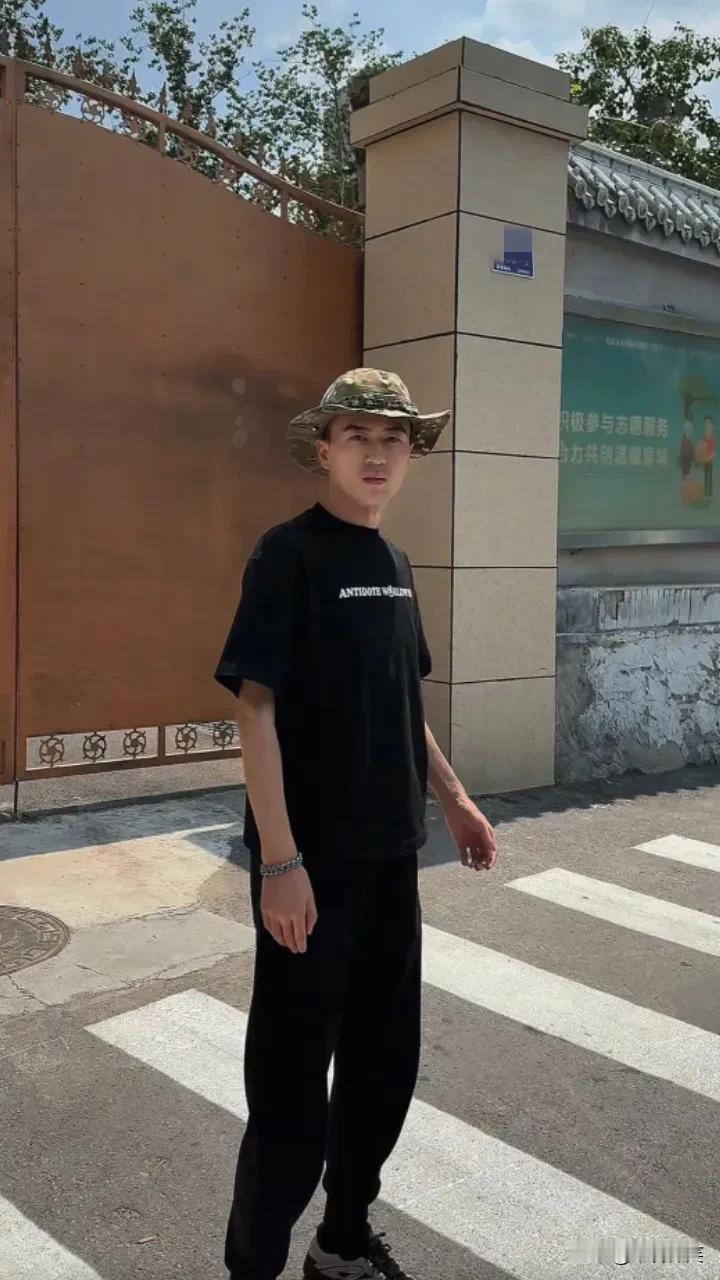 没想到啊！“狂飙兄弟”连曾经帮助过他的大姐“乔菲”都起诉，起诉事由是“名誉侵权”