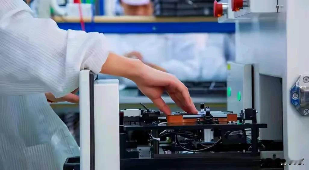 中国西部崛起.或成全球制造业大迁徙的“新宠”

最近，一条新闻挺有意思：曾经很多