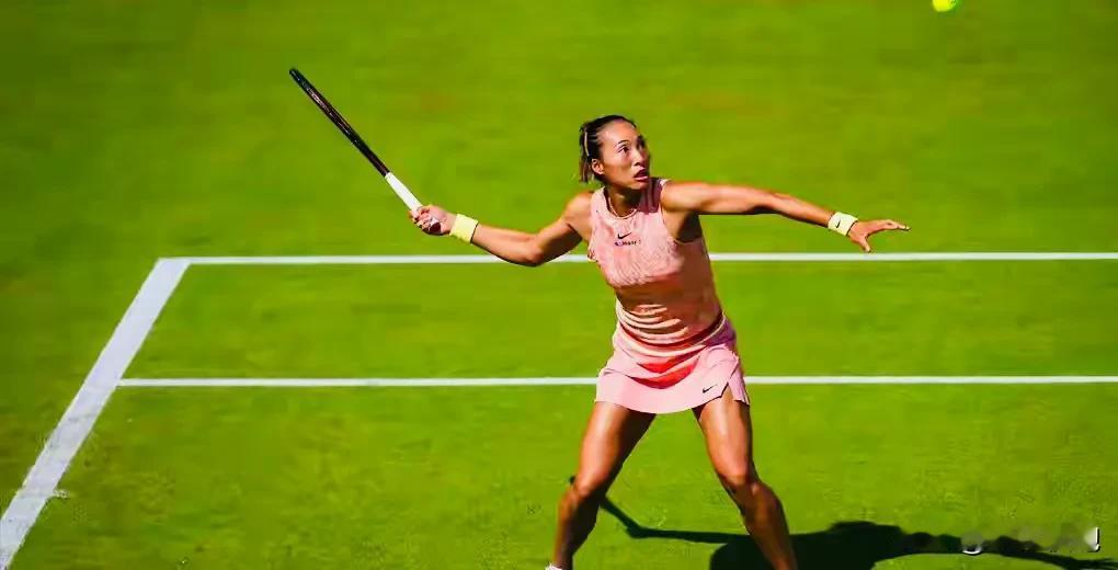 郑钦文和西尼亚科娃的WTA500柏林站女单第二轮比赛今日继续，昨日郑钦文第一盘3