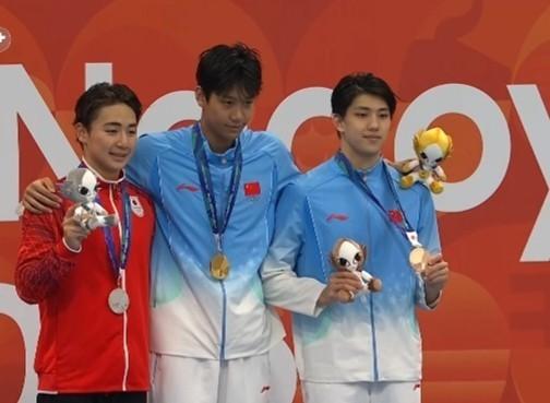 日本队拿了37块奖牌，却让自家泳迷高兴不起来。奖牌总数达标，金牌数却少得刺眼。到