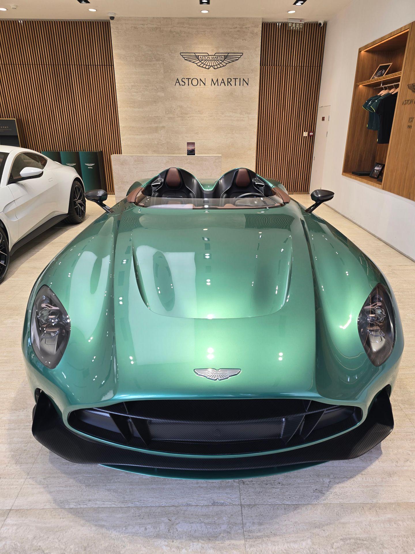 DBR22 阿斯顿马丁。