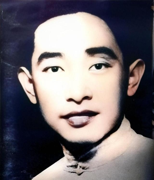 1928年11月18日，梅大栋等11人被捕入狱，敌人为了羞辱他，将他与一名偷牛贼