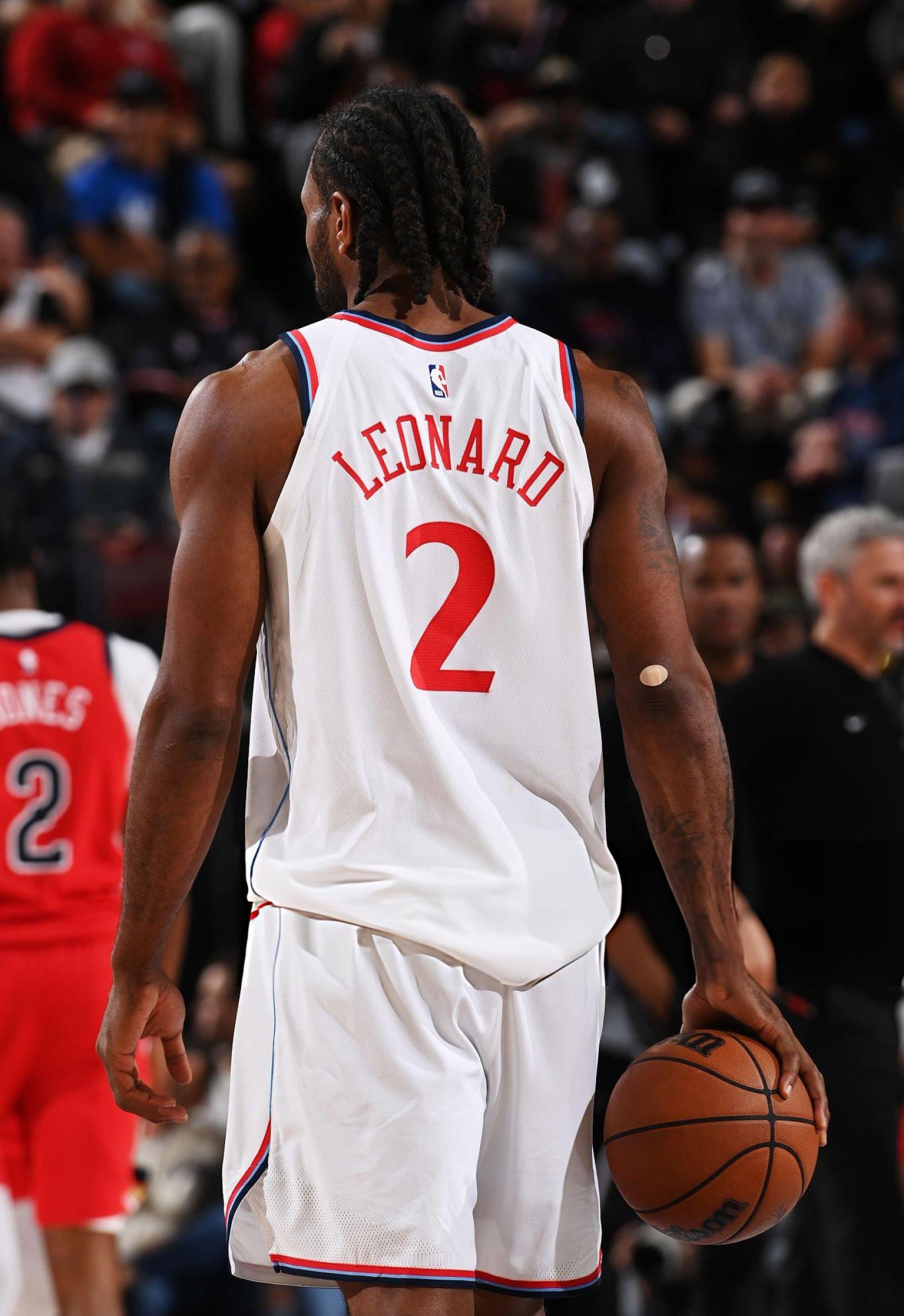 卡哇伊因伤缺阵今天的比赛。泰伦卢赛前表示：目前还不确定卡哇伊左脚踝扭伤的严重程度