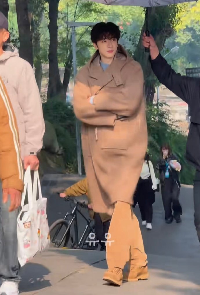 林一塑造性强的可怕 林一昨天是背头霸总今天是卷毛小狗林一昨天是背头霸总今天是卷毛