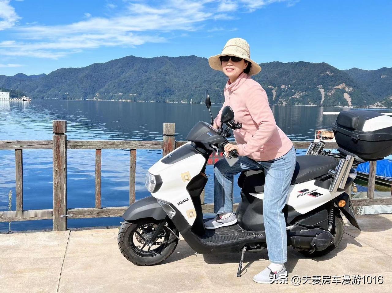 这是我们的“房车伴侣”，雅马哈摩托车，已经行驶了7000多公里。

房车旅行6年