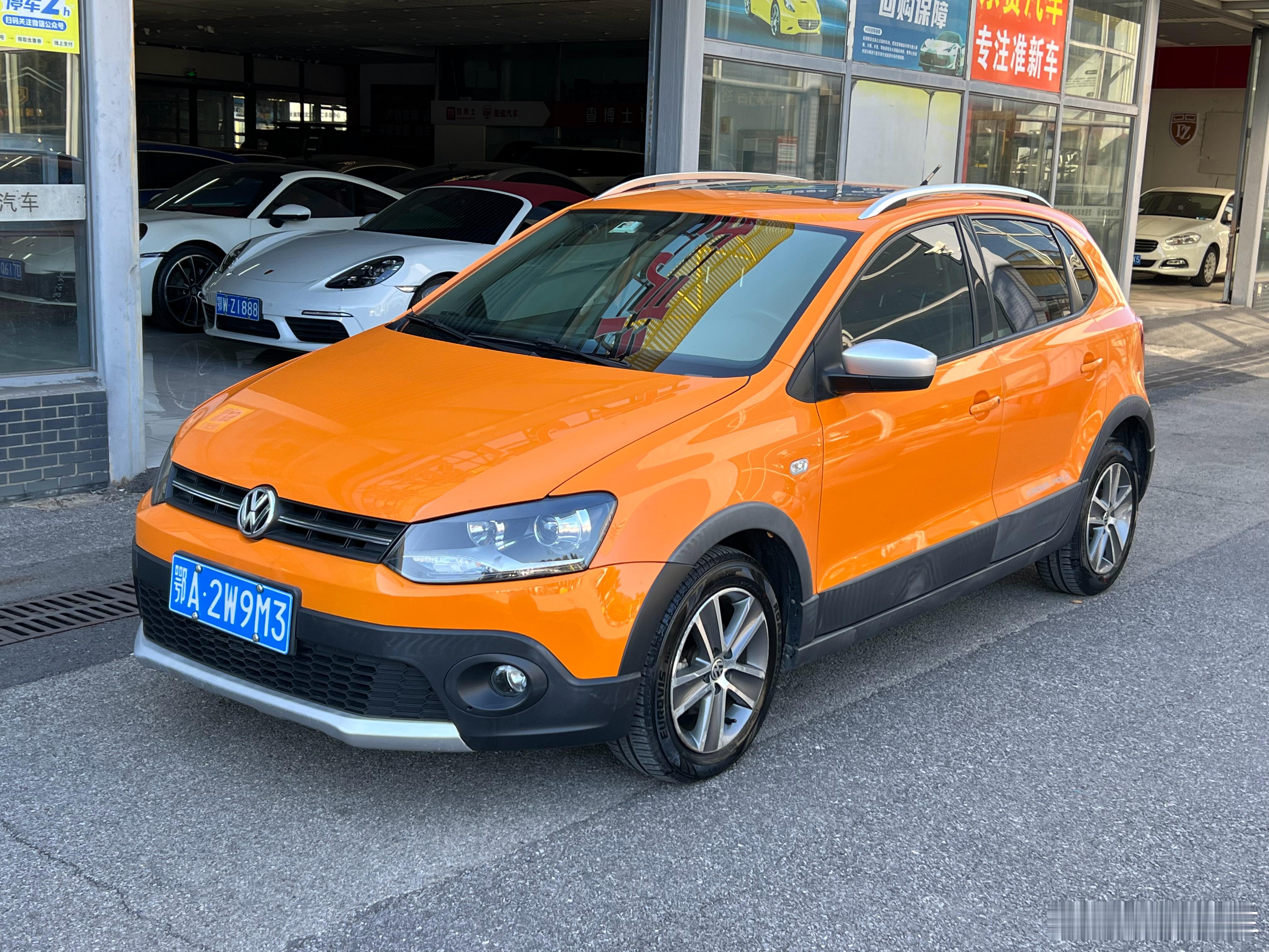 店里还有台大众Polo cross，2012年11月上牌 行驶6.4万公里 ，1