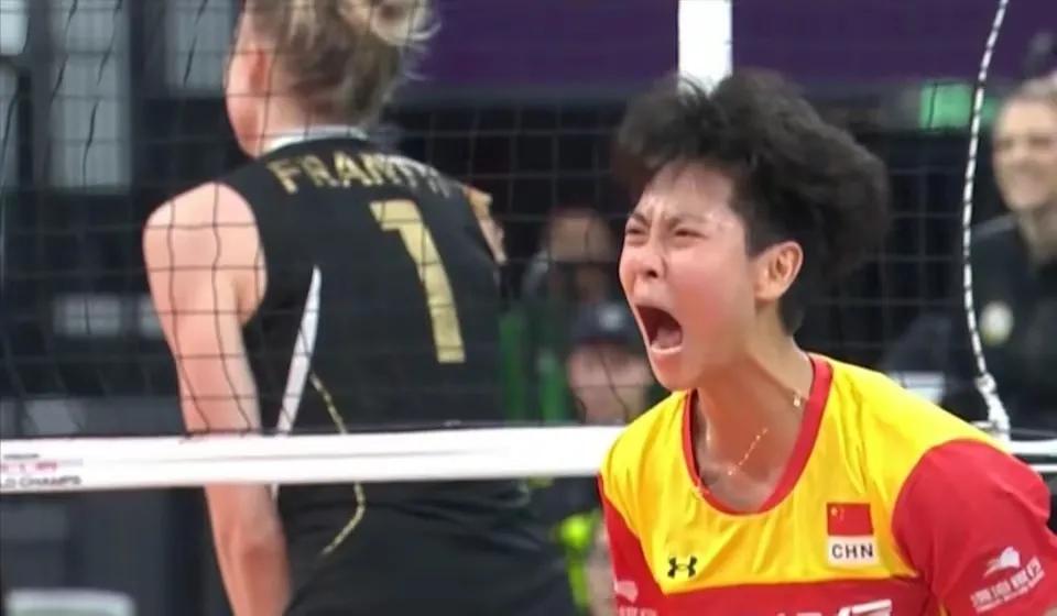 排球场上，铁汉挥泪。1.王宝泉极少国际赛场经验，国内成绩更多是引进高水平内援和外
