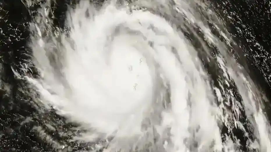 台风“巴威”预警升级！“巴威”或于11日晚登陆闽浙沿海，强度可达台风至强台风级。