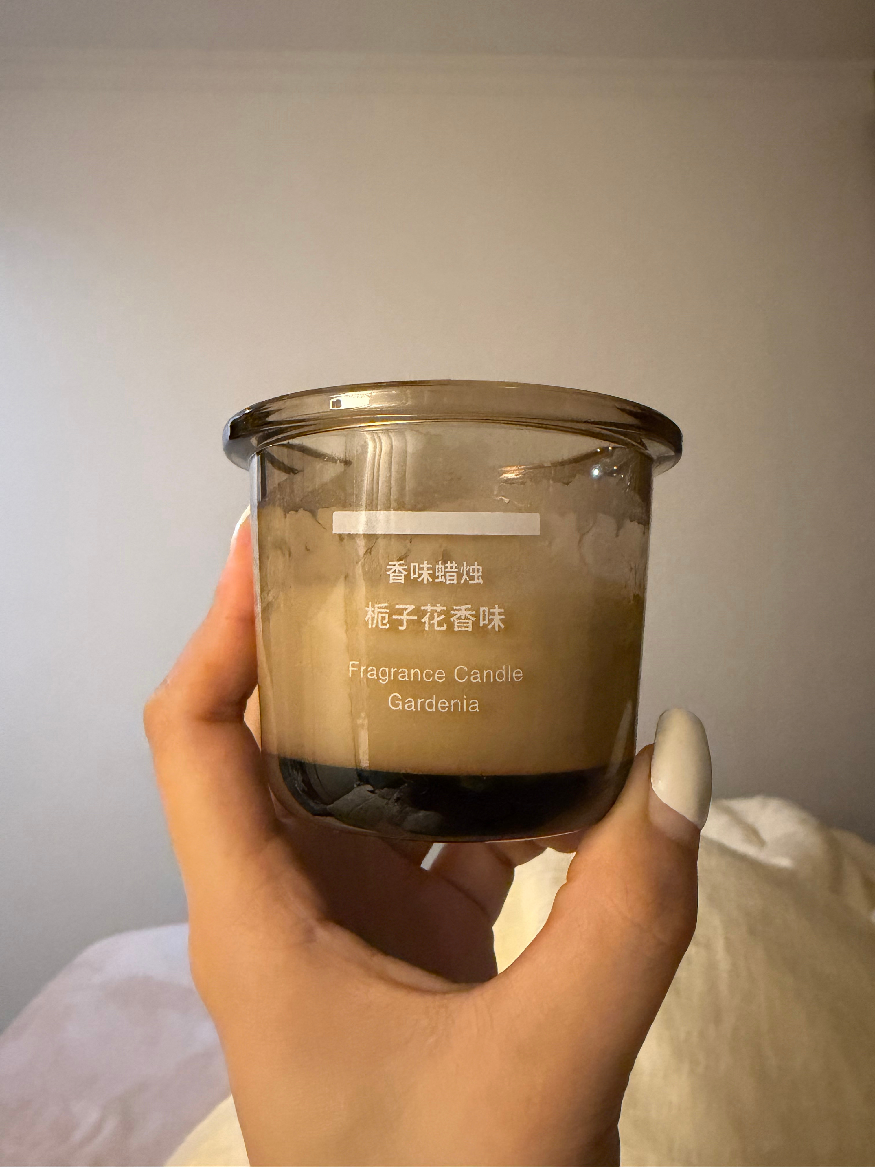 无印良品的这个蜡烛很好闻我前两天点了就一直放在床头躺在床上会时不时闻到它散发出来