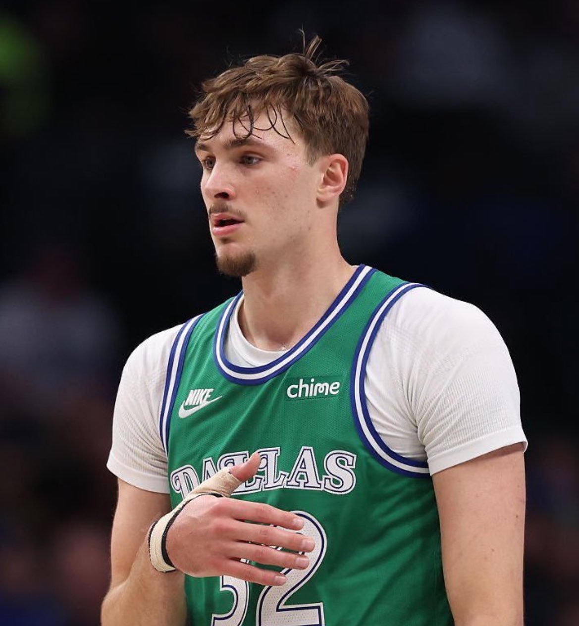 弗拉格承认在独行侠的第一个赛季很艰难。“老实说，这段时间真的很困难。就像，我以前