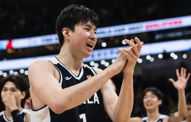 打完B联赛后李贤重已宣布代表马刺出战夏联，由于时间冲突，韩国篮协宣布李贤重将缺席