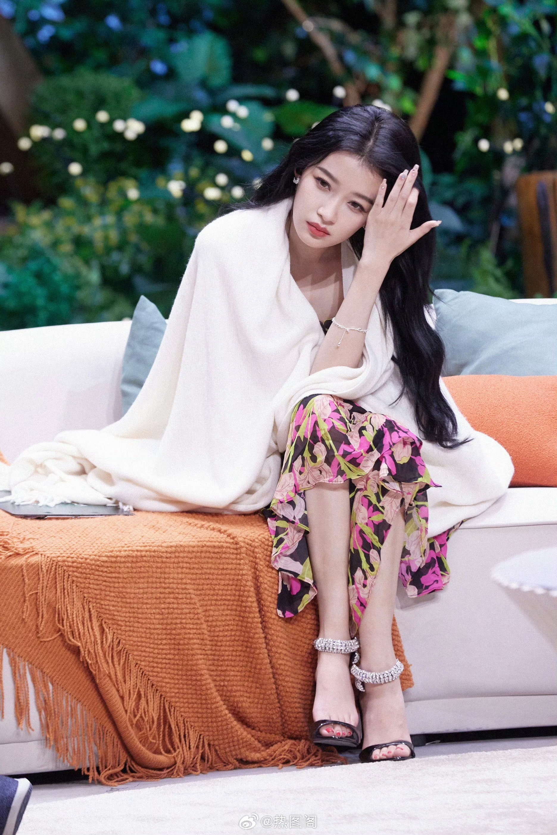 孙怡，裙装高跟鞋穿搭，真好看。孙怡热图阁公众号 