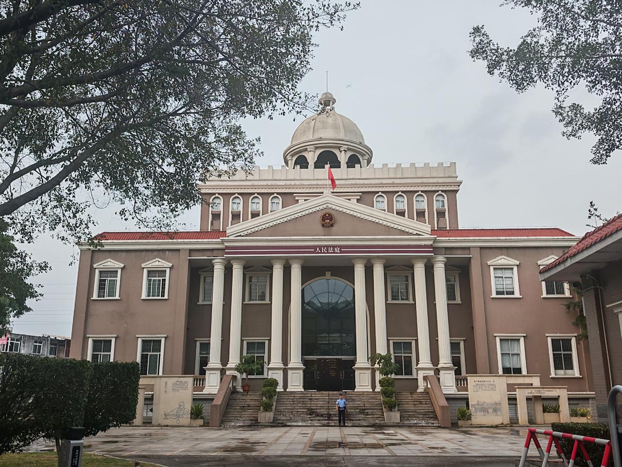 建议设立专门针对冤假错案及枉法裁判案件终审翻案机构。该机构将对相关案件实施全程视