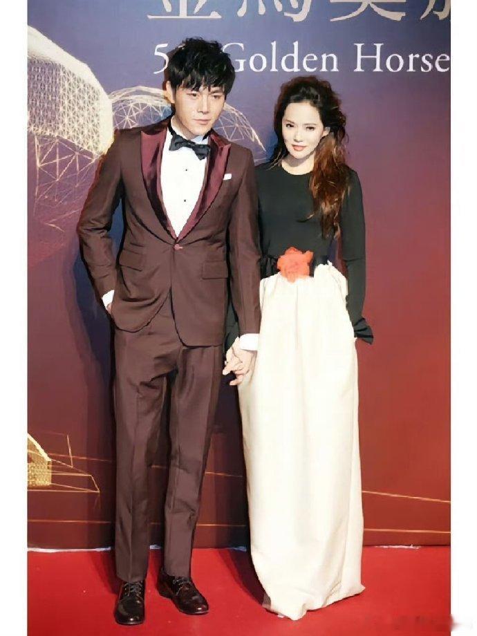 伊能静[超话]  秦昊伊能静加盟辽视春晚 秦昊伊能静官宣加盟辽视春晚，新春盛宴不