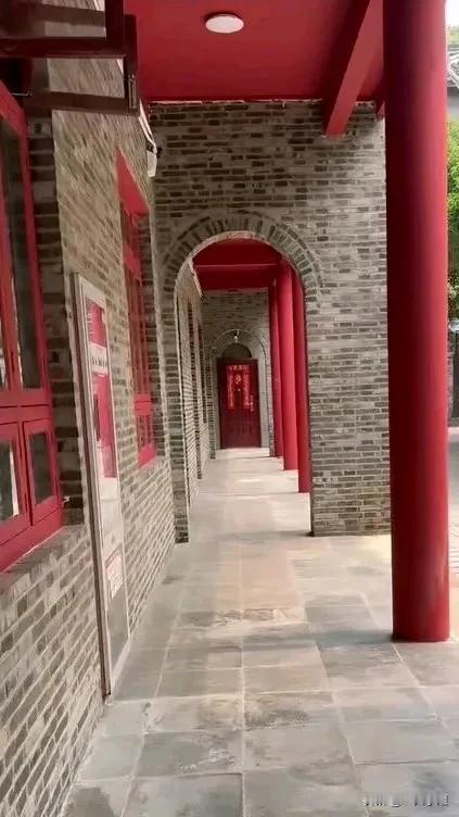 趁休息去山上做了半天义工，也正是因为这次偶然的机会，让我踏上了一场心灵的洗礼之旅