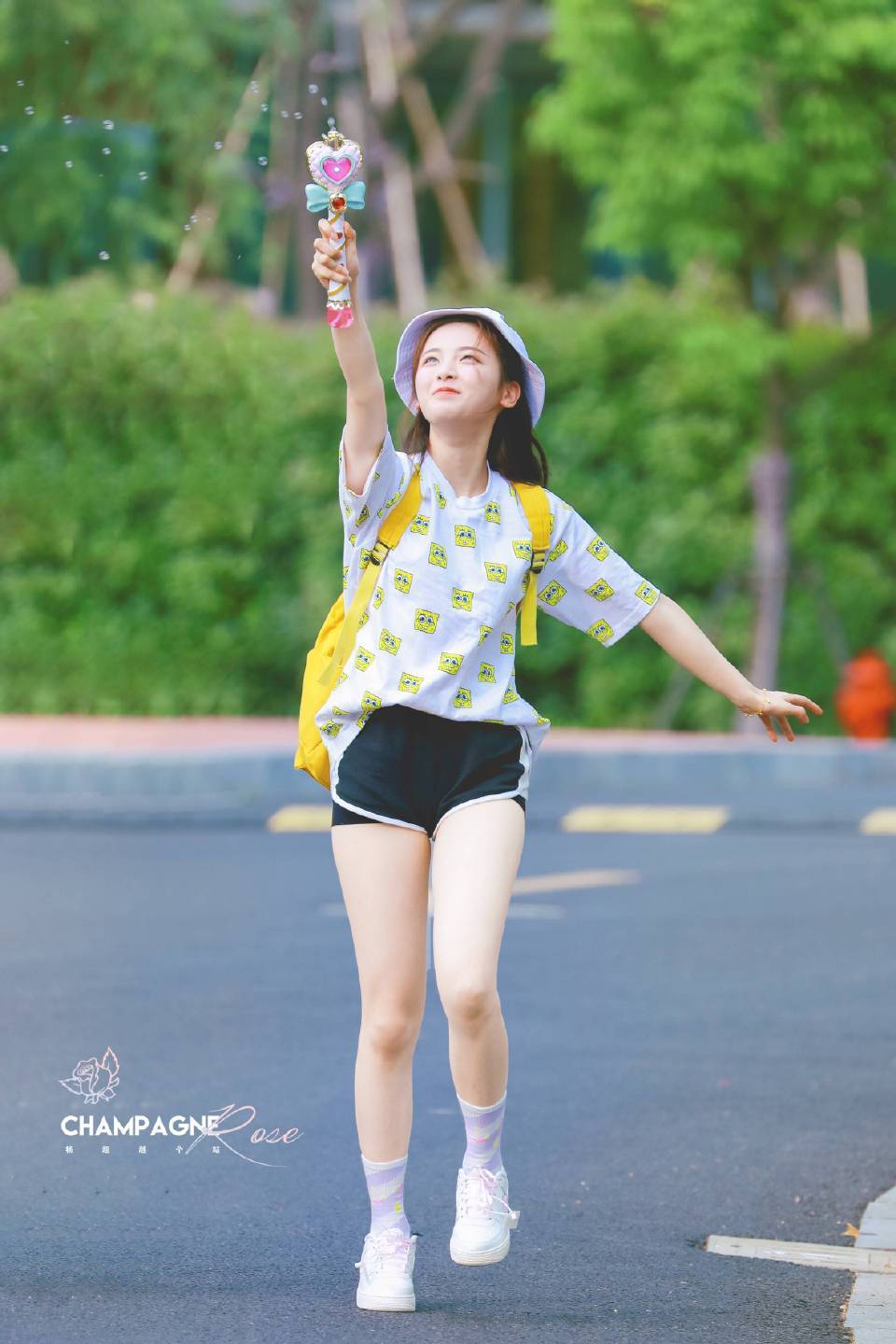 杨超越 杨超越出道八周年快乐，我们和宝宝天下第一好