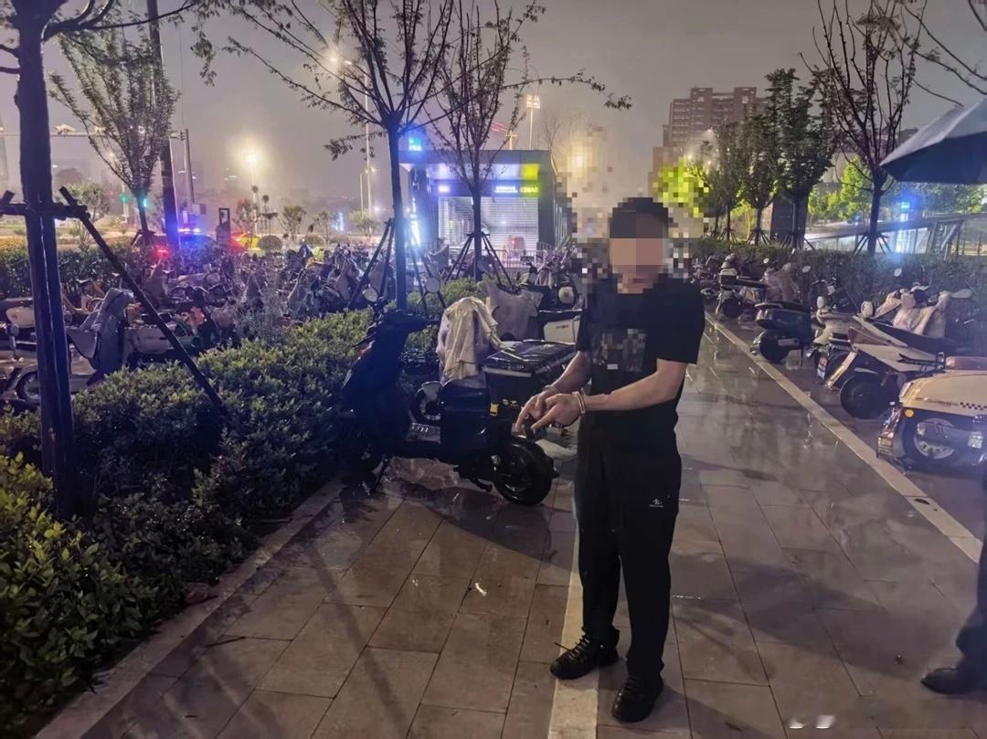 【伸手必被捉！肥西警方速破多起电动车盗窃案 】近日，安徽合肥，肥西县公安局紫蓬山