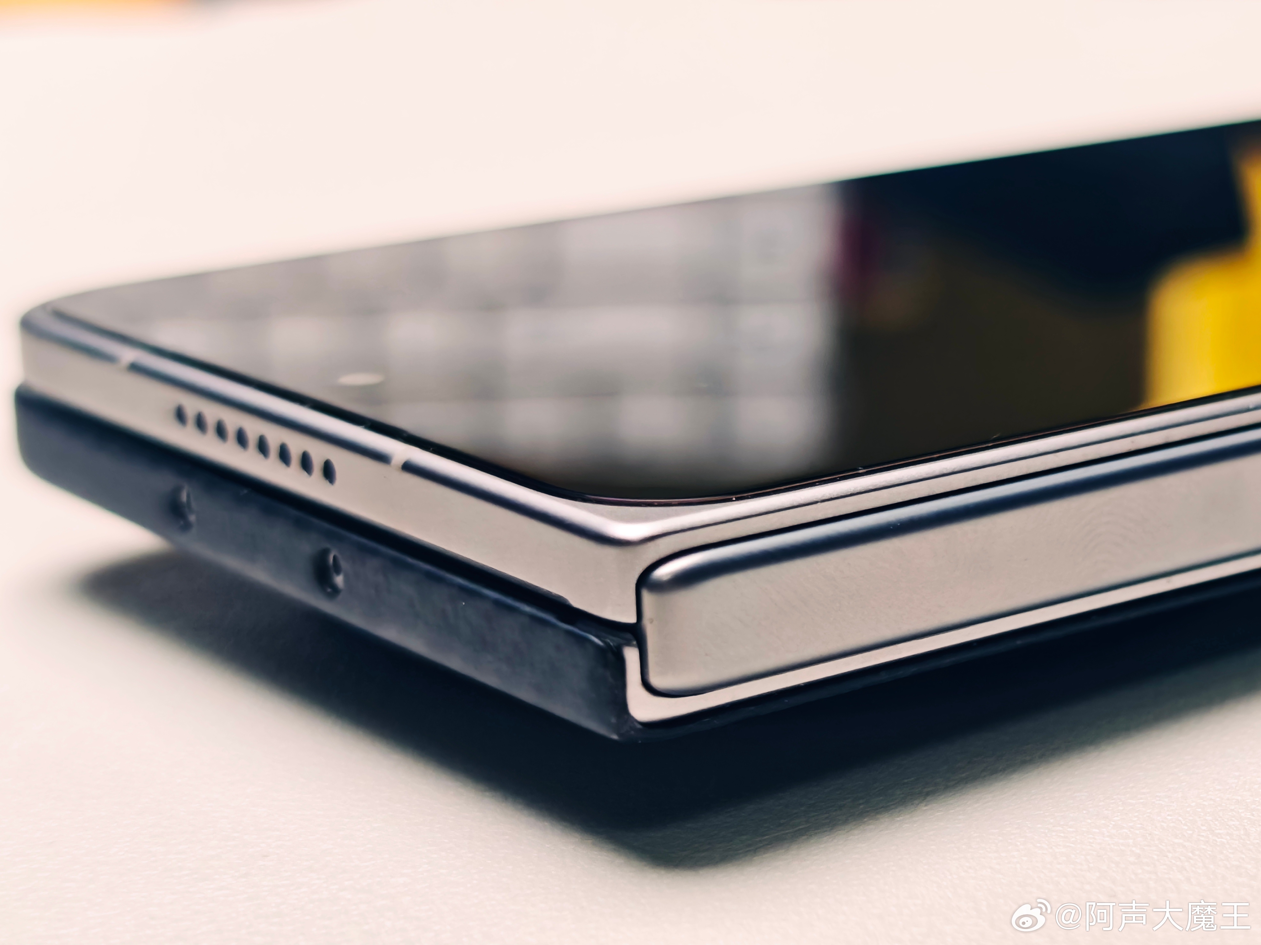 阿慕家这个N6的AR膜只想说 逆天 主要分为两个逆天 厚度逆天和效果逆天冲了N6