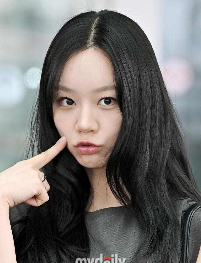 李惠利  💗人气明星李惠利 
260330 仁川机场出境赴上海 新闻图 cr.