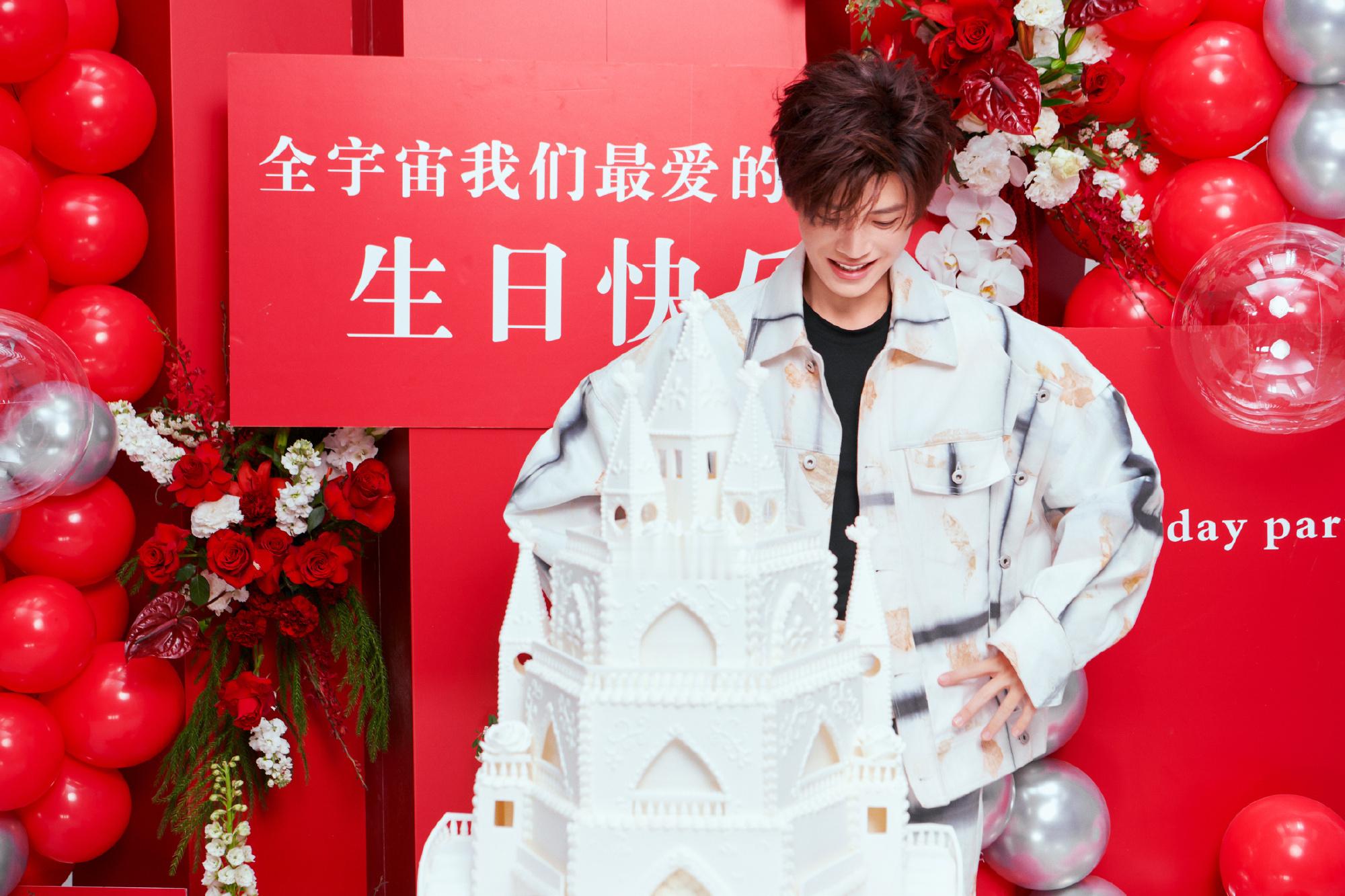 任嘉伦生日快乐[哇][哇][哇]！！！祝你不止生日快乐🍰，以后日日快乐🍻 ​