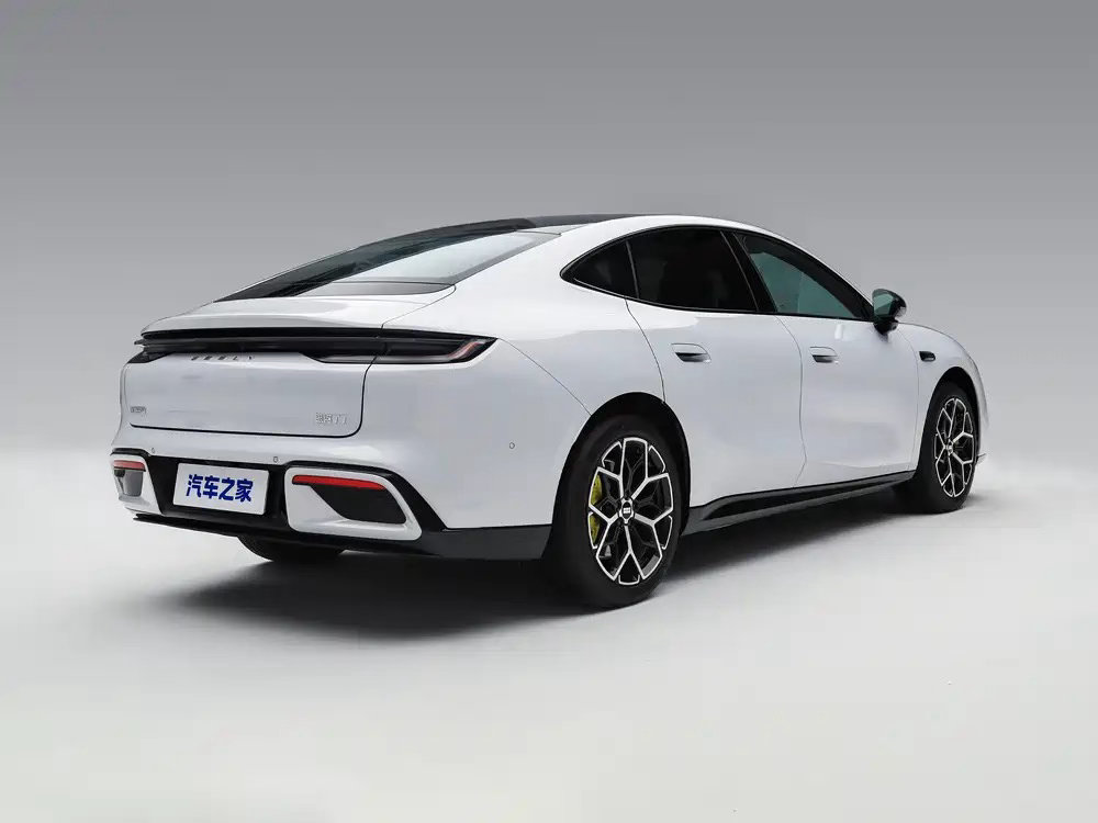 2026款吉利银河TT混动SUV，紧凑型家用混动车型。整车尺寸4685mm×19